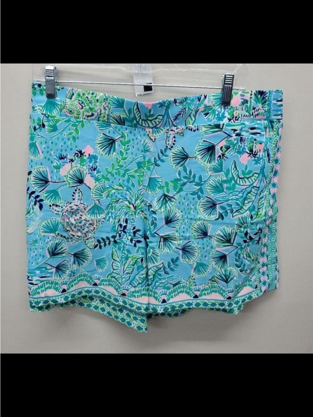 EUC Lilly Pulitzer Aqua Tropical Print Bermuda Shorts XL
